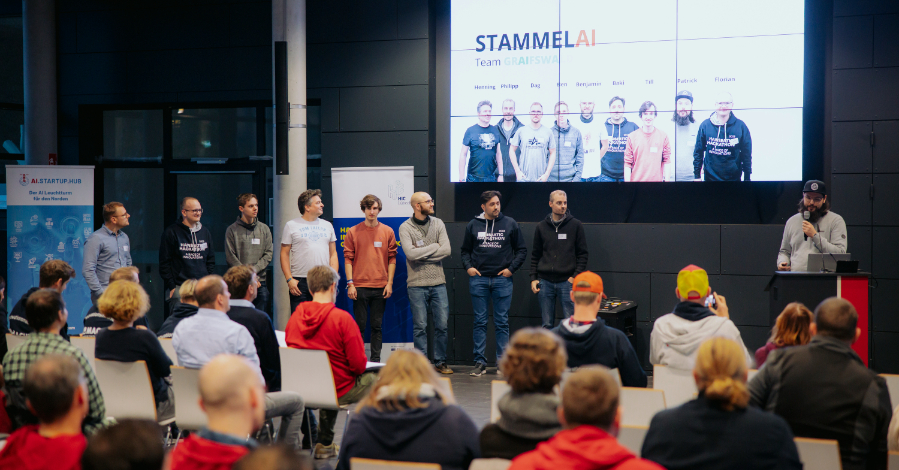 „StammelAI“ gewinnt beim Hanseatic Hackathon 2023